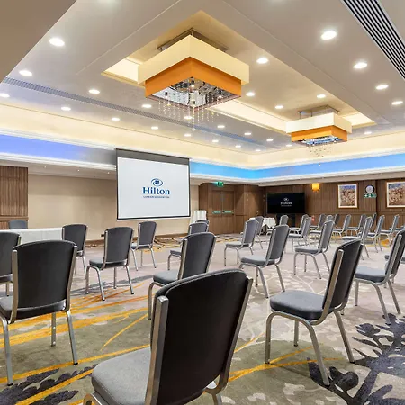 Отель Hilton Kensington 4*