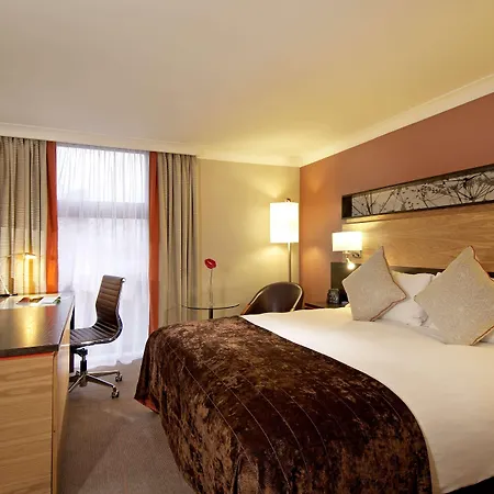 Hilton Kensington Отель Лондон