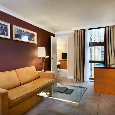 Hilton Kensington Отель 4*