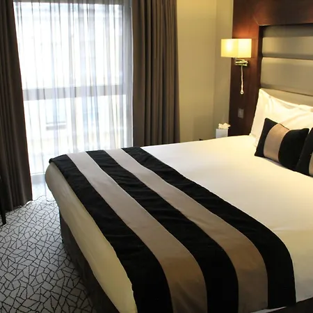 Park Grand Kensington 4*