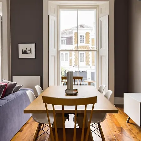 Stunning Notting Hill Apt, Beautiful Street Apartment
