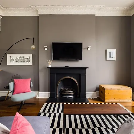 Stunning Notting Hill Apt, Beautiful Street Apartment *