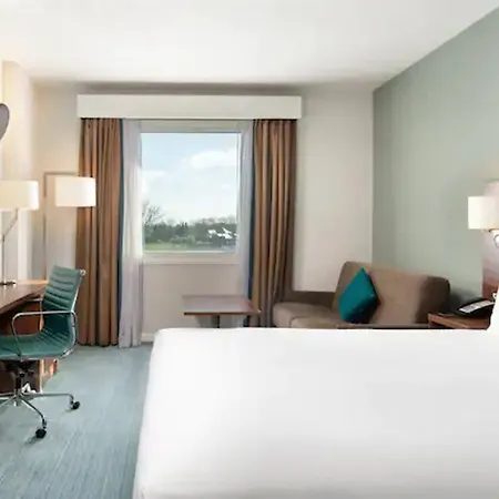 Hotel Hilton Garden London Heathrow Airport 4*