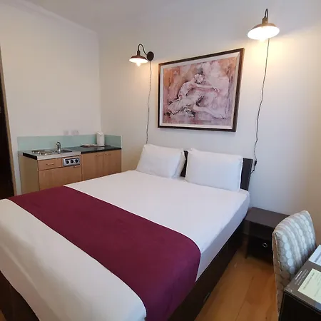 The Royale Chulan Hyde Park Hotel 3*