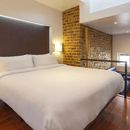 The Caesar Hotel Londra