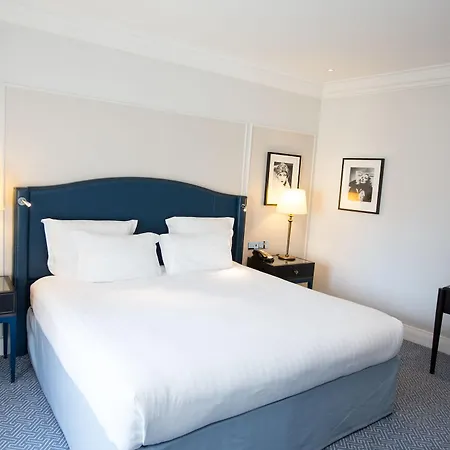 The Waldorf Hilton Otel