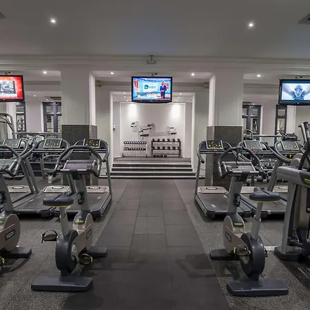 Otel The Waldorf Hilton 4*