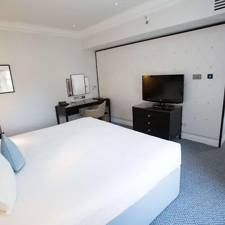 The Waldorf Hilton Otel 4*
