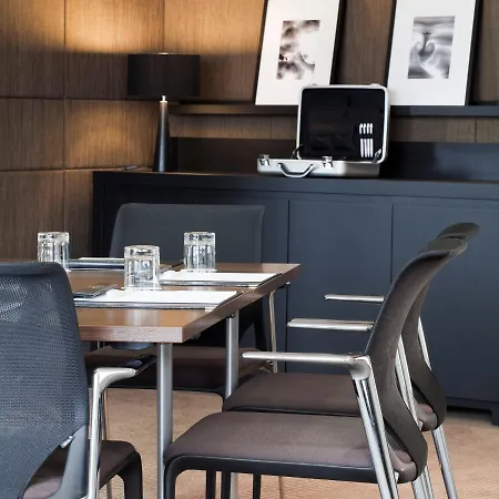 Crowne Plaza Heathrow, An Ihg 4*
