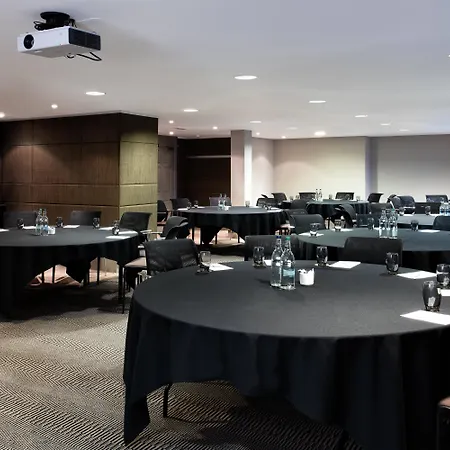 Crowne Plaza Heathrow, An Ihg