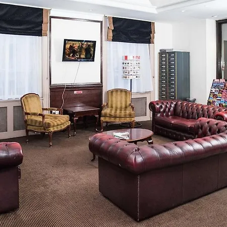 Rose Court 3*