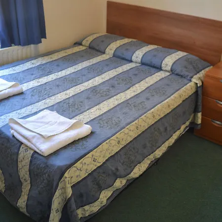 The House On Warwick Hotel 4*