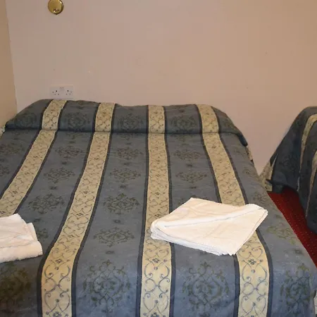 The House On Warwick 4*