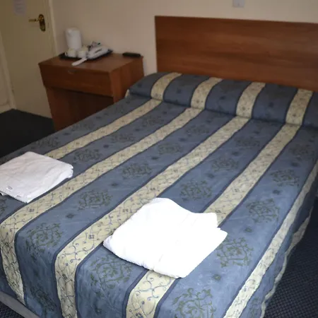 The House On Warwick 4*