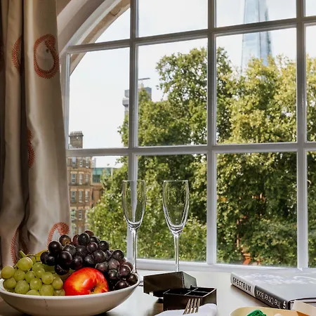 Hotel The Lalit London