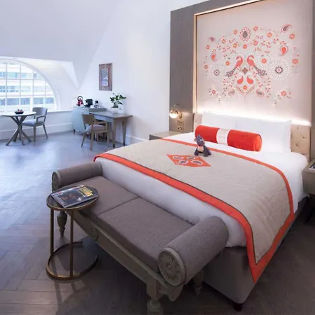 Hotel The Lalit London