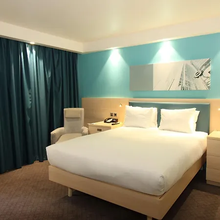 Hampton By Hilton Docklands Hotel 3*