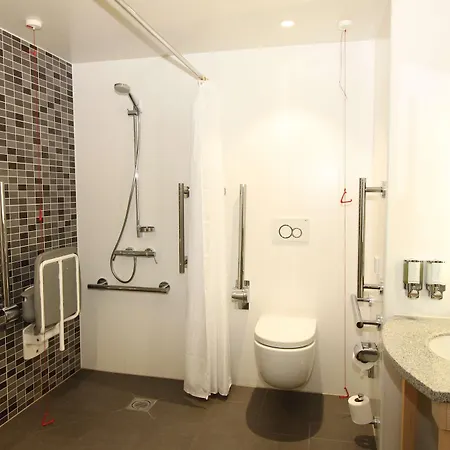 Hampton By Hilton Docklands Hotel 3*