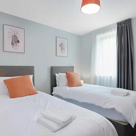 Spacious, 3 Bedroom, 2 Bathroom, Surbiton