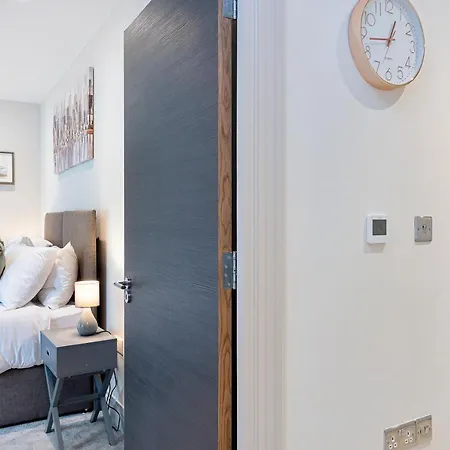 Spacious, 3 Bedroom, 2 Bathroom, Surbiton