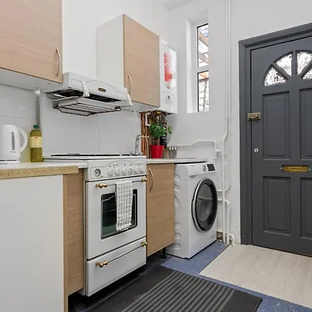 Fantastic 2bd Barking With Links To The City!