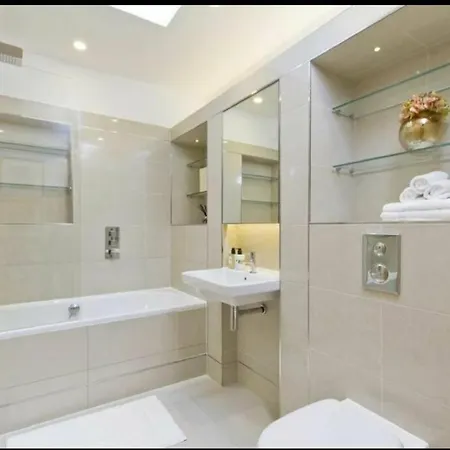 Modern Flat In Mayfair * London