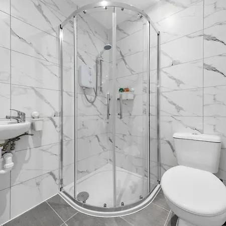 Guest house Heathrow Stays - Tw13 *