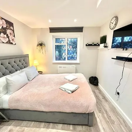 Heathrow - Oakway Guest house *