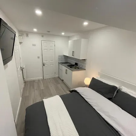 Guest Room-studio, Woolwich *