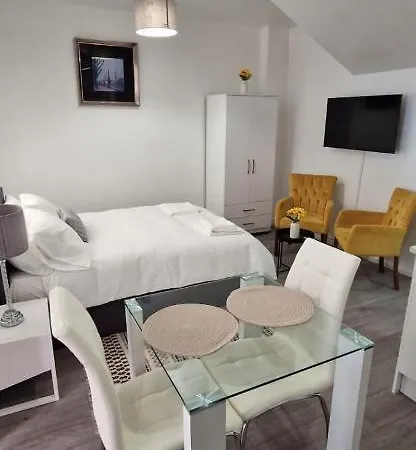 Studio Flat In *