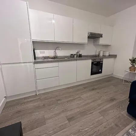 Apartmán 1 Bed High Quality Modern Flat *