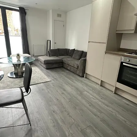 1 Bedroom Flat In Elephant And Castle Zone 1 Apartment London