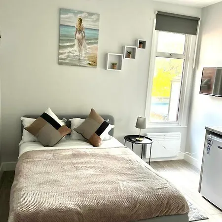 ゲストハウス Stays Near Heathrow Ub2