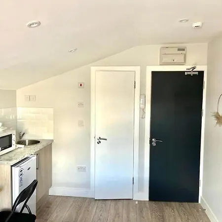 ゲストハウス Stays Near Heathrow Ub2