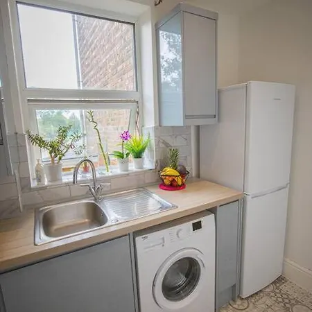 Hammersmith Apollo 1 Bedroom London