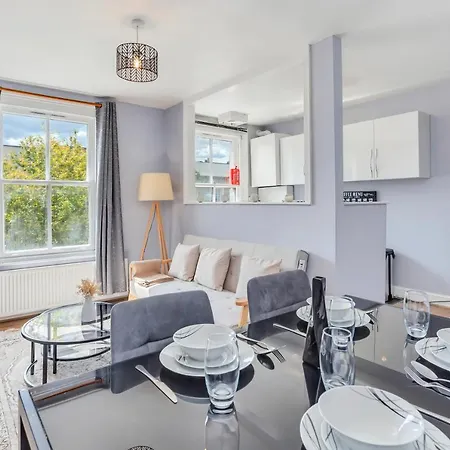 Aryas Apartment London