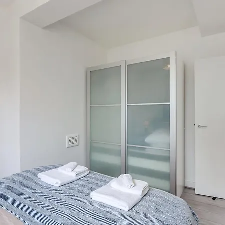 Apartment Aryas London