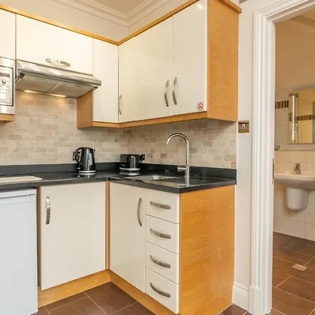 Teddington Lodge