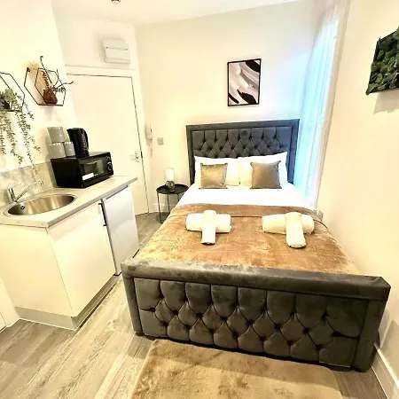 Finsbury Park Suites - Arsenal Stadium * Londra