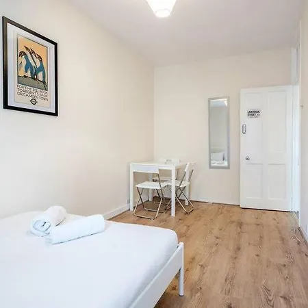 Séjour chez l'habitant Aplacetostay Apartment, Zone 1 Cov *