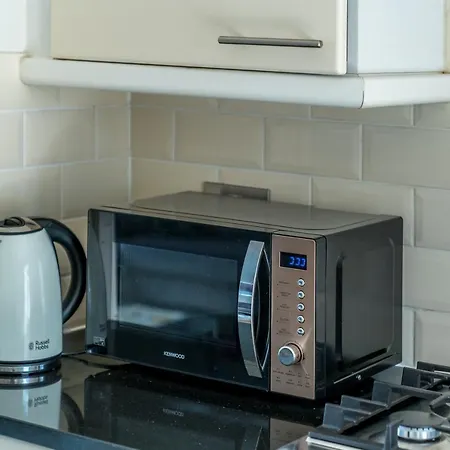 Luxury 2 Bedroom On Portobello Road Apartment London
