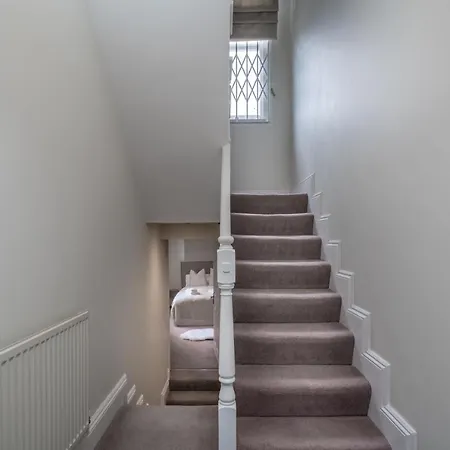 Luxury 2 Bedroom On Portobello Road London