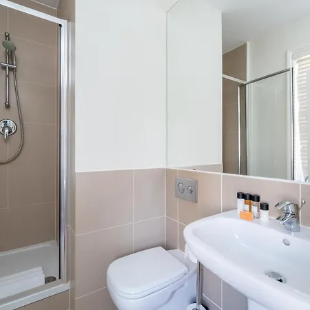 Apartment Luxury 2 Bedroom On Portobello Road *