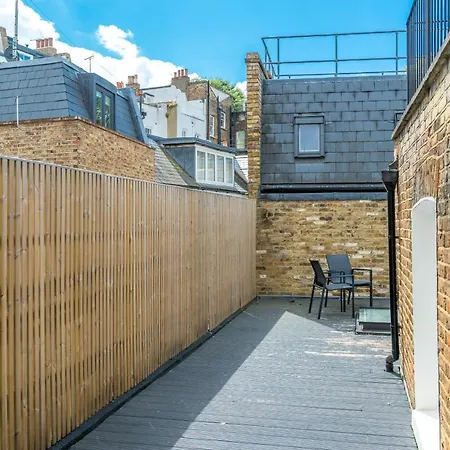 Luxury 2 Bedroom On Portobello Road Apartment *