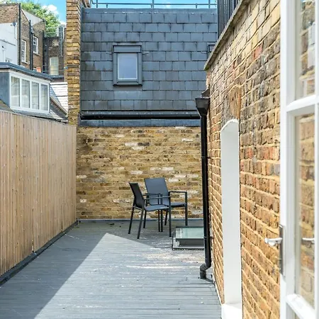 Luxury 2 Bedroom On Portobello Road Apartment London