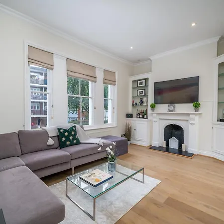 Luxury 2 Bedroom On Portobello Road *