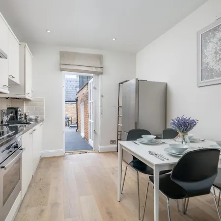 Luxury 2 Bedroom On Portobello Road London