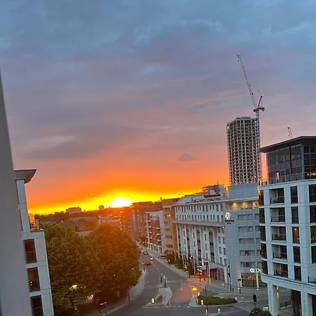 Lovely Flat By Chelsea Harbour Apartment *