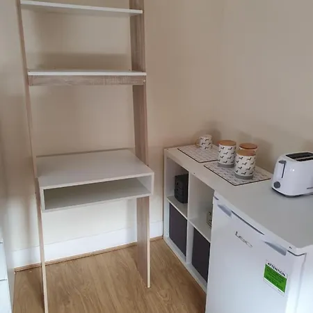 Cozy Bedroom C ホームステイ *