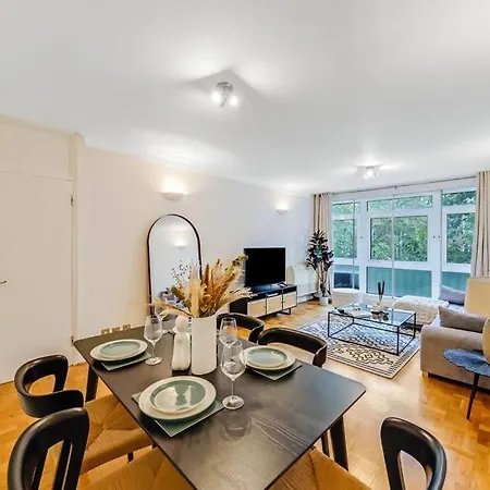 Unique 2 Bed 2 Bath Victorian Flat Regents Park Apartman London